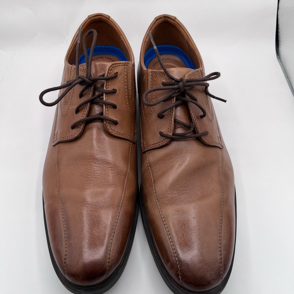 Men's Clark’s Brown Leather Lace-Up Dress Shoes